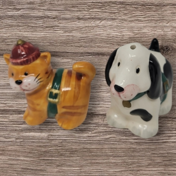 CAT AND DOG SALT AND PEPPER SHAKERS - Picture 1 of 5